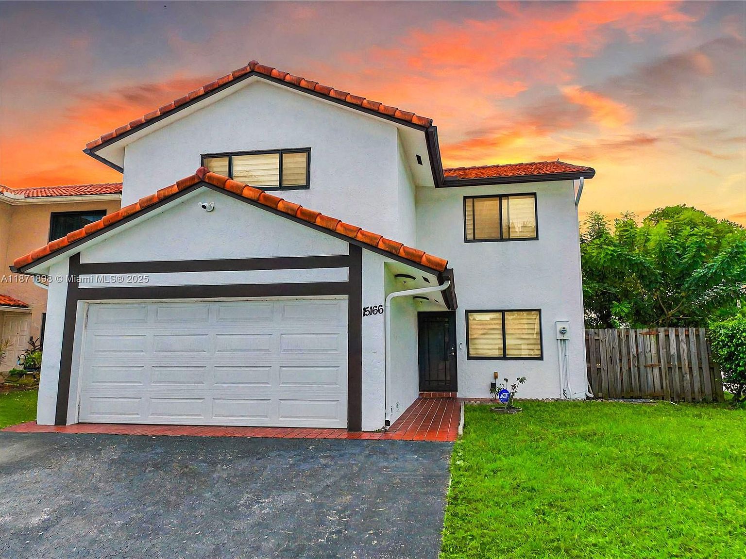 15166 SW 94th Ter Miami, FL 33196 - Thumbnail 4