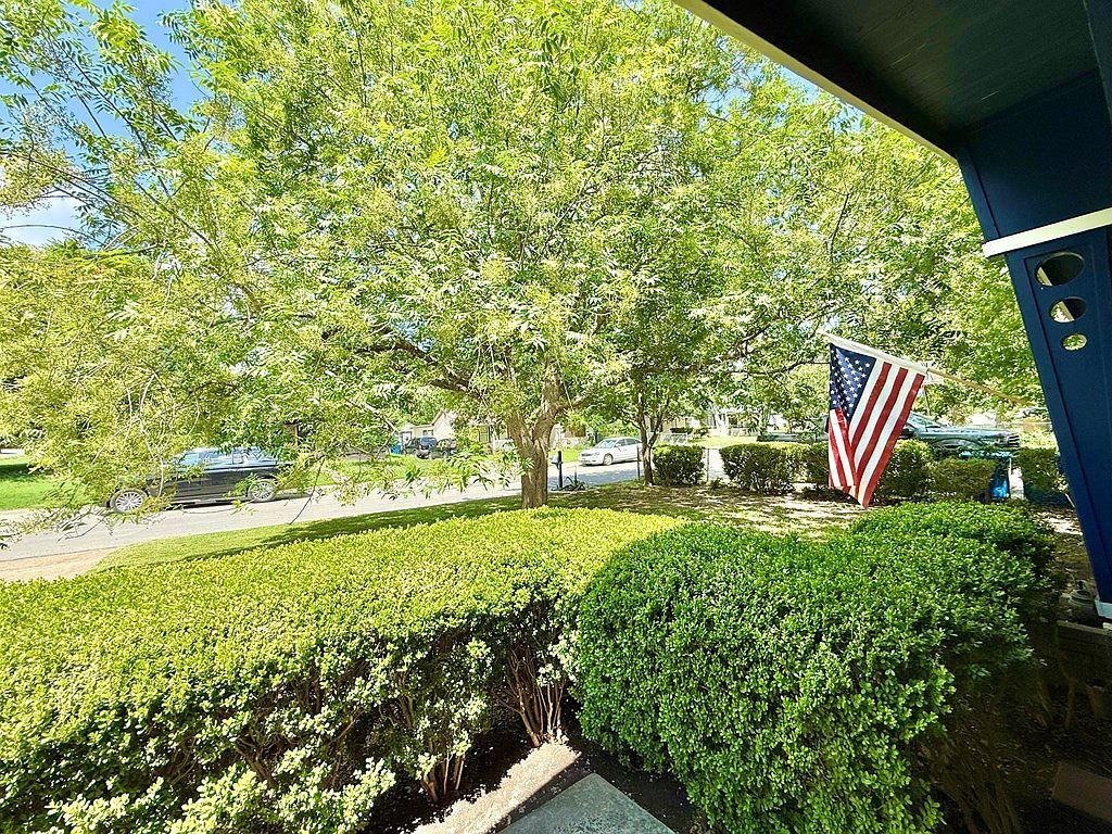 613 Harper St N Kerrville, TX 78028 - Thumbnail 4