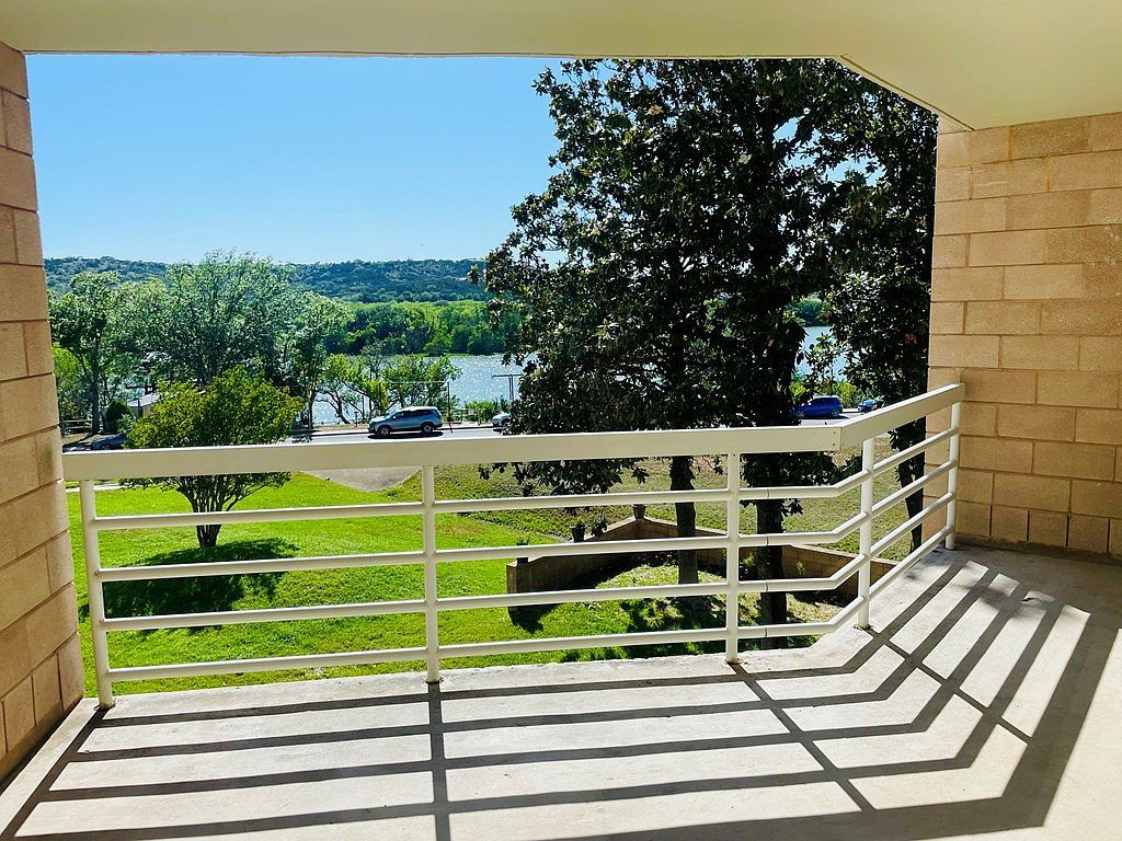1012-3B Guadalupe St Kerrville, TX 78028 - Thumbnail 4