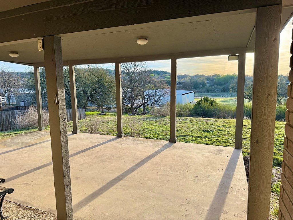 219 Wedgewood Ln Kerrville, TX 78028 - Thumbnail 4