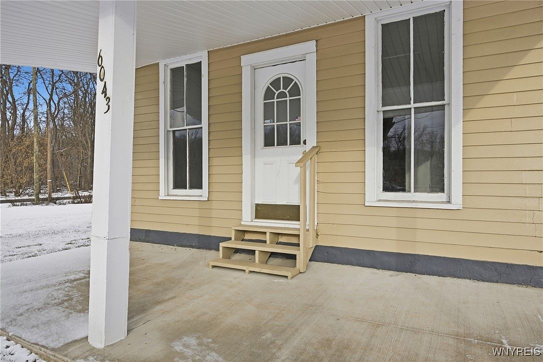 6043 Old Niagara Rd Lockport, NY 14094 - Thumbnail 4