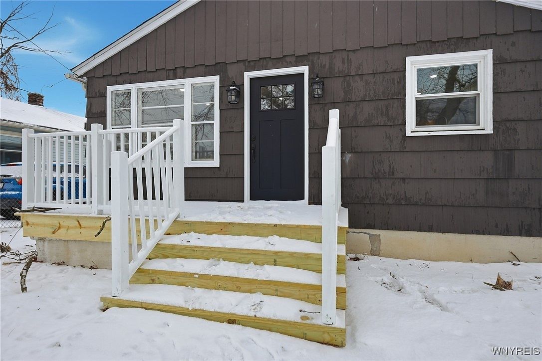 657 72nd St Niagara Falls, NY 14304 - Thumbnail 4