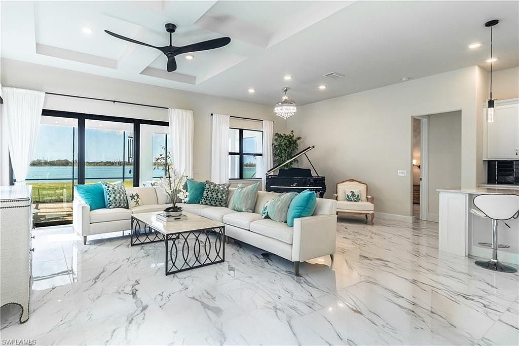 19724 Aqua View Ln Fort Myers, FL 33913 - Thumbnail 4