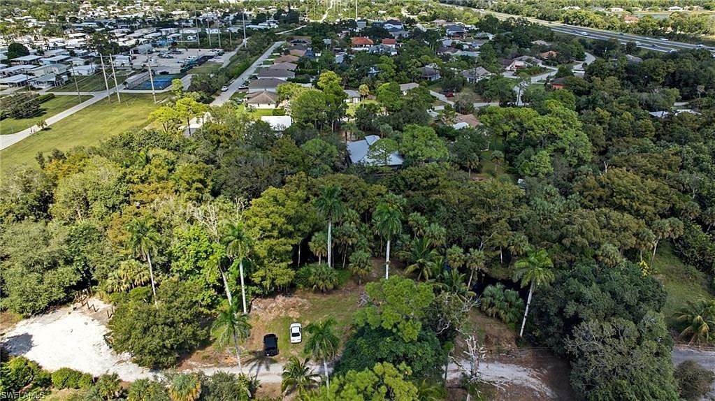 12025 Carpenter Ln Bonita Springs, FL 34135 - Thumbnail 4