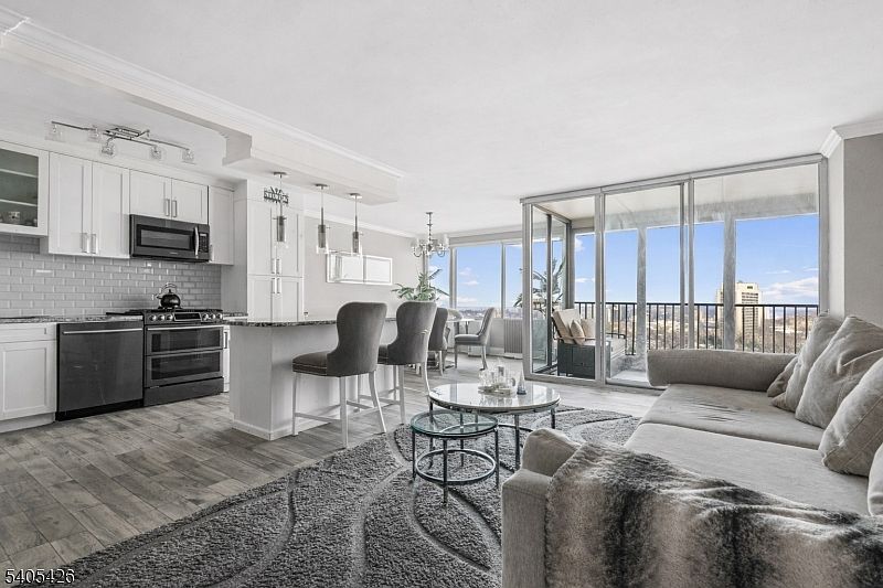 6 Horizon Rd APT 2809 Fort Lee, NJ 07024 - Thumbnail 4