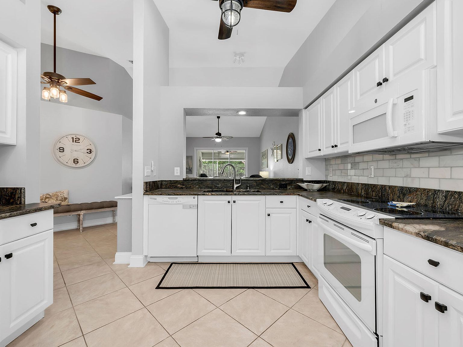 1724 Royal Cir #901 Naples, FL 34112 - Thumbnail 4