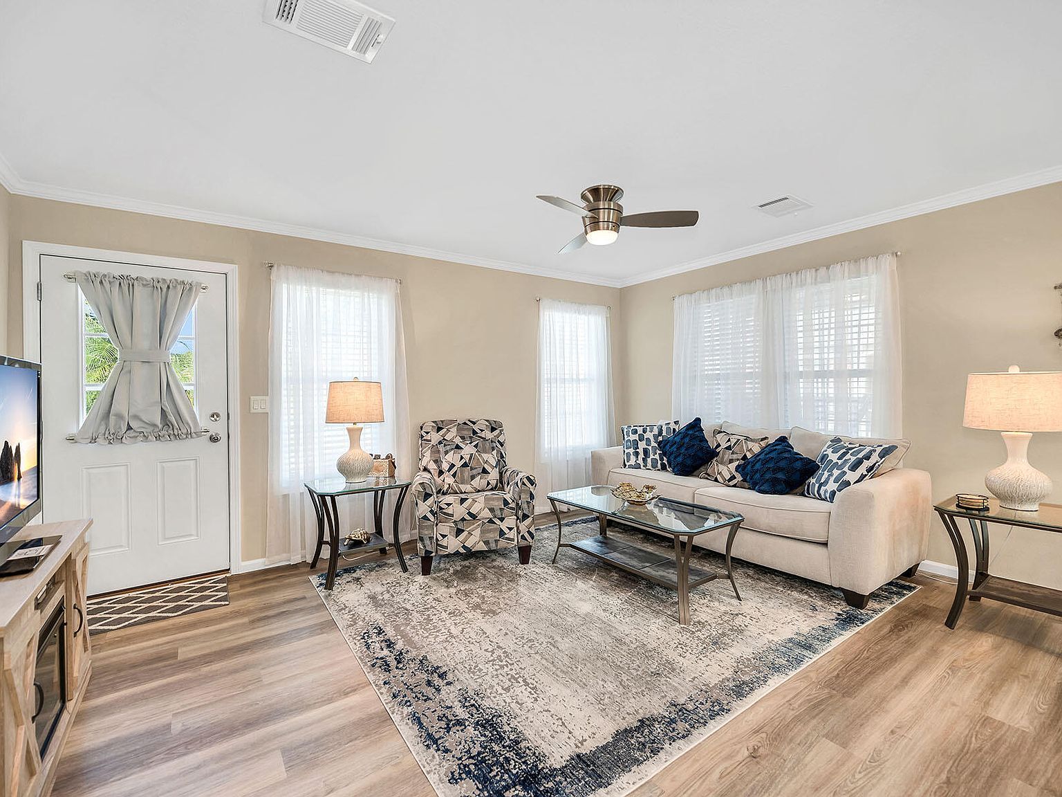 1113 Diamond Lake Cir Naples, FL 34114 - Thumbnail 4