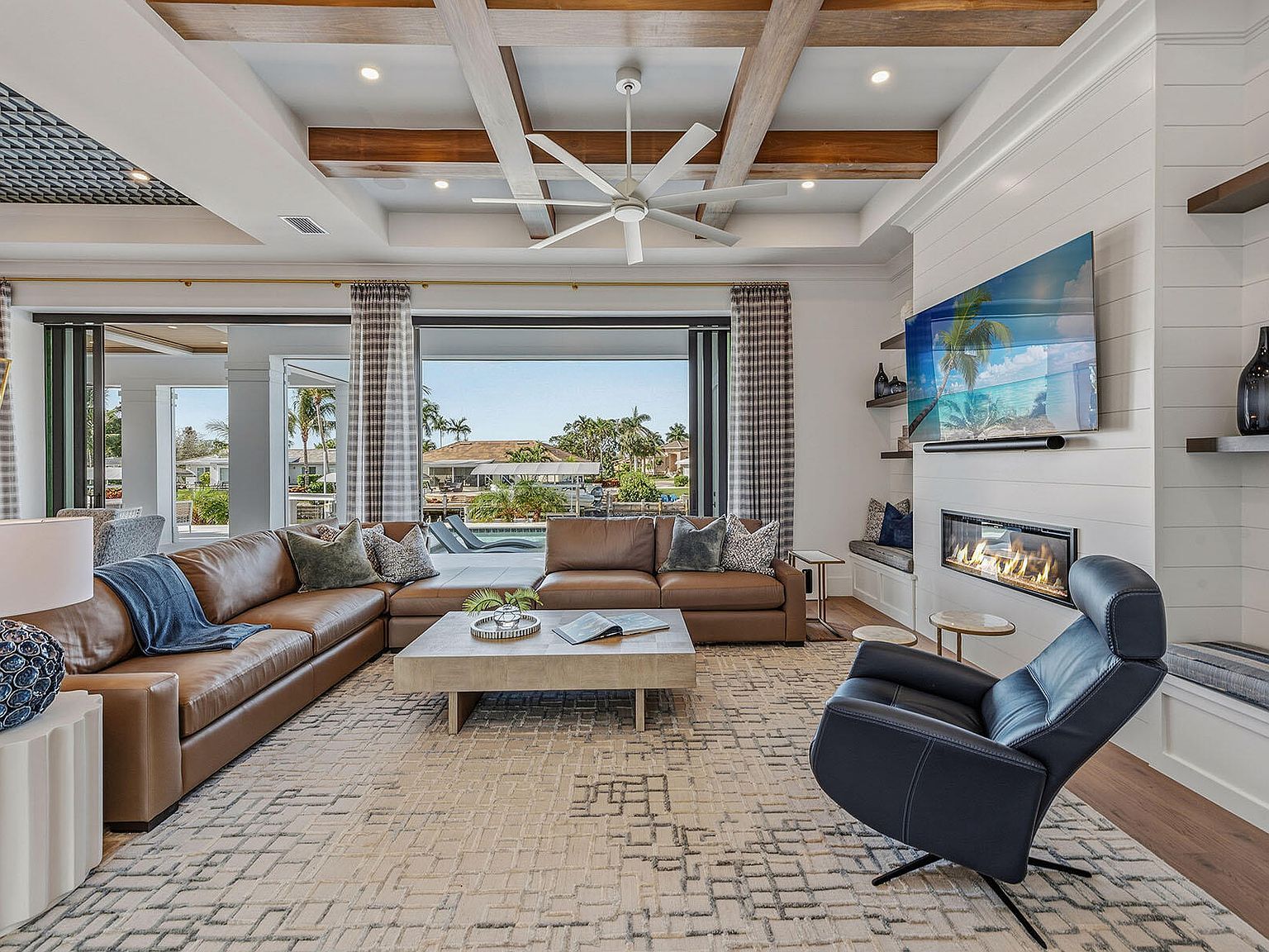 920 Iris Ct Marco Island, FL 34145 - Thumbnail 4