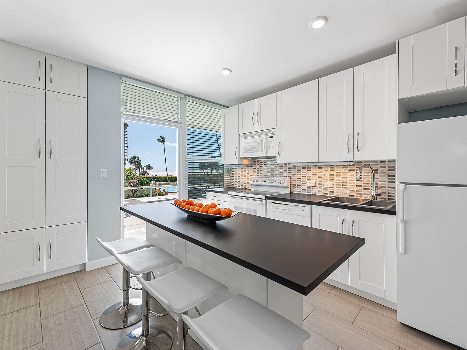 220 Seaview Ct APT 216 Marco Island, FL 34145 - Thumbnail 4