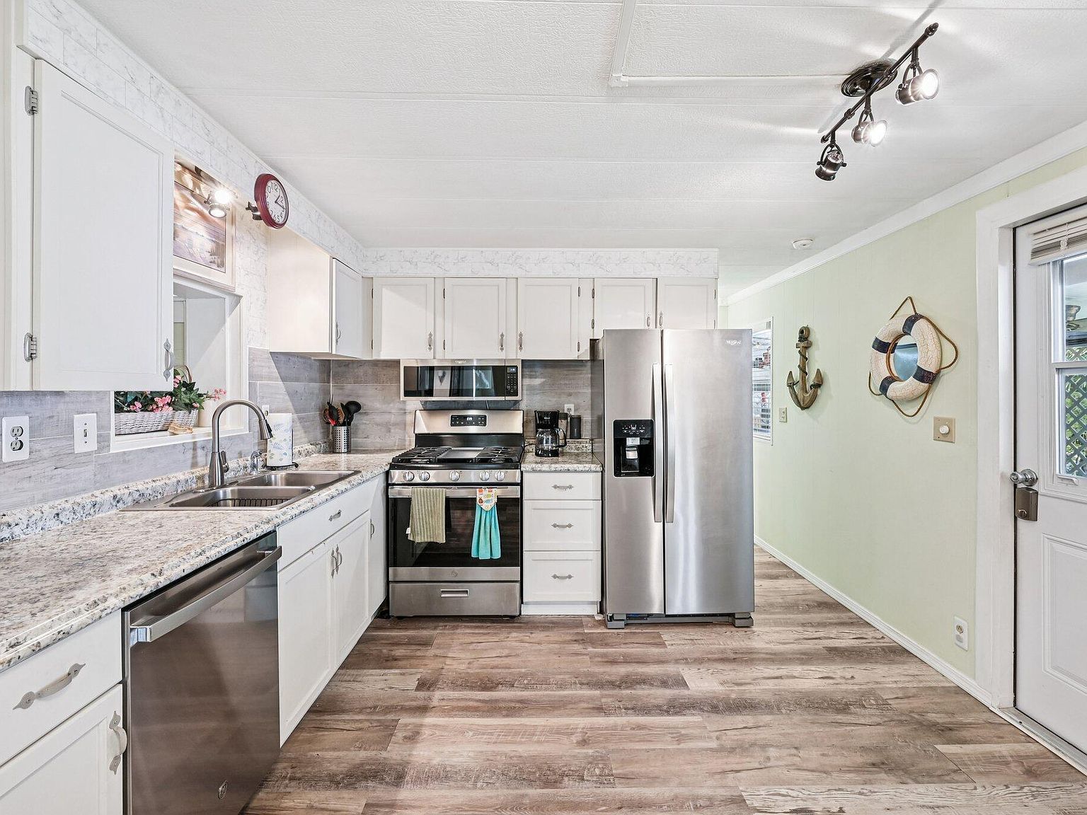 4756 NE Blue Heron Ln Jensen Beach, FL 34957 - Thumbnail 4