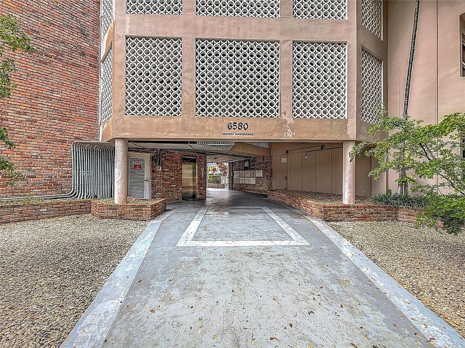 6580 Santona St #A16 Coral Gables, FL 33146 - Thumbnail 4