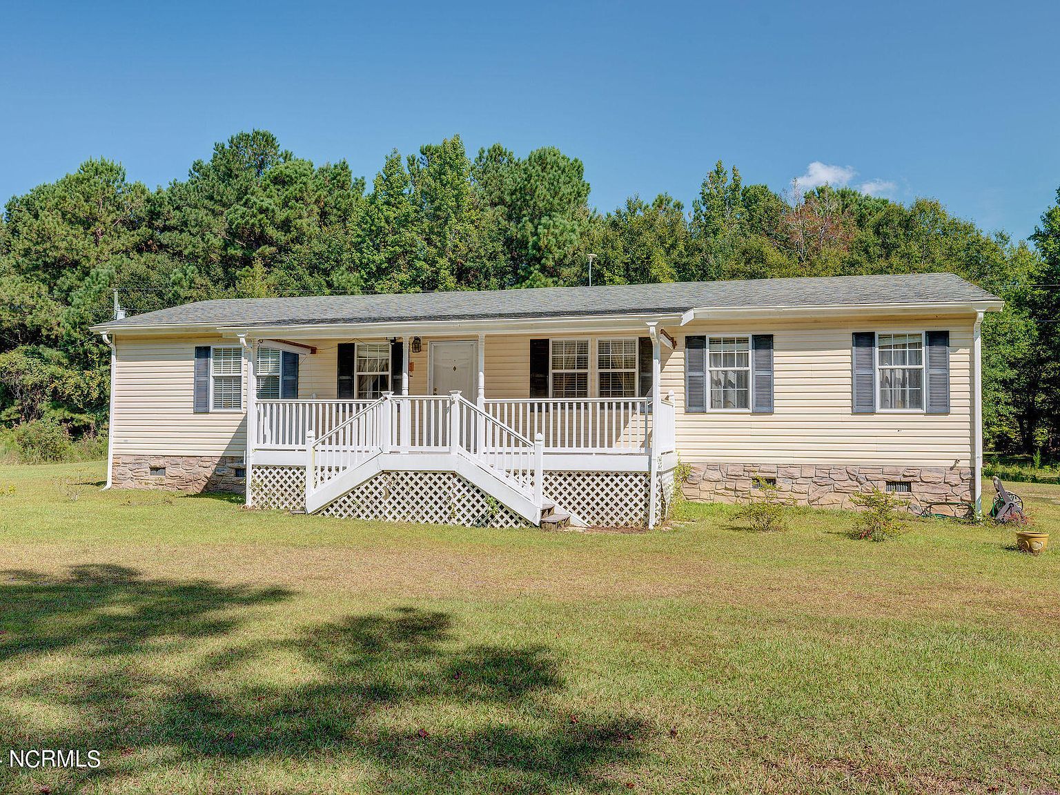 110 Louise Carr Rd Burgaw, NC 28425 - Thumbnail 4