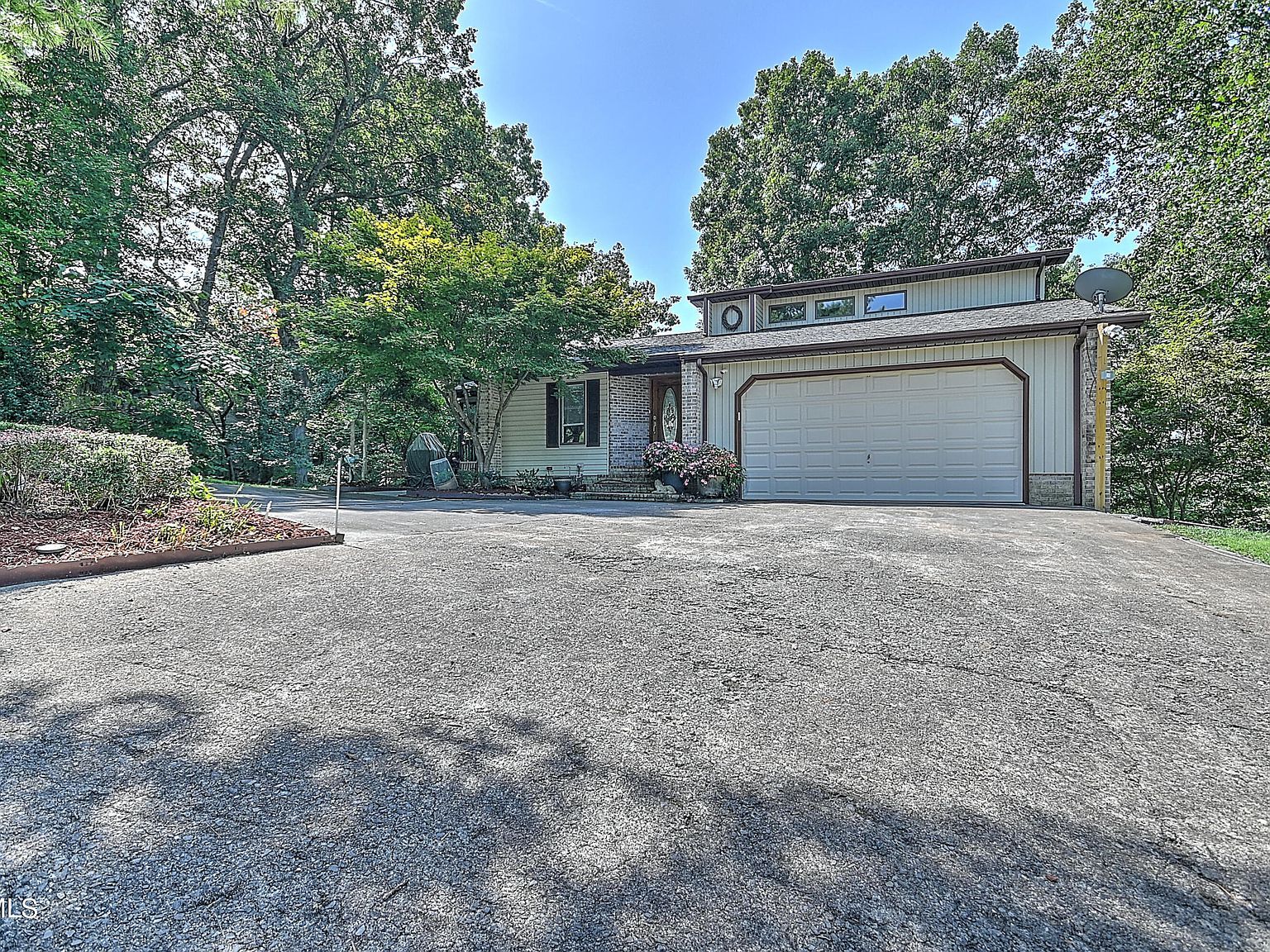 230 Charlie Ave Piney Flats, TN 37686 - Thumbnail 4