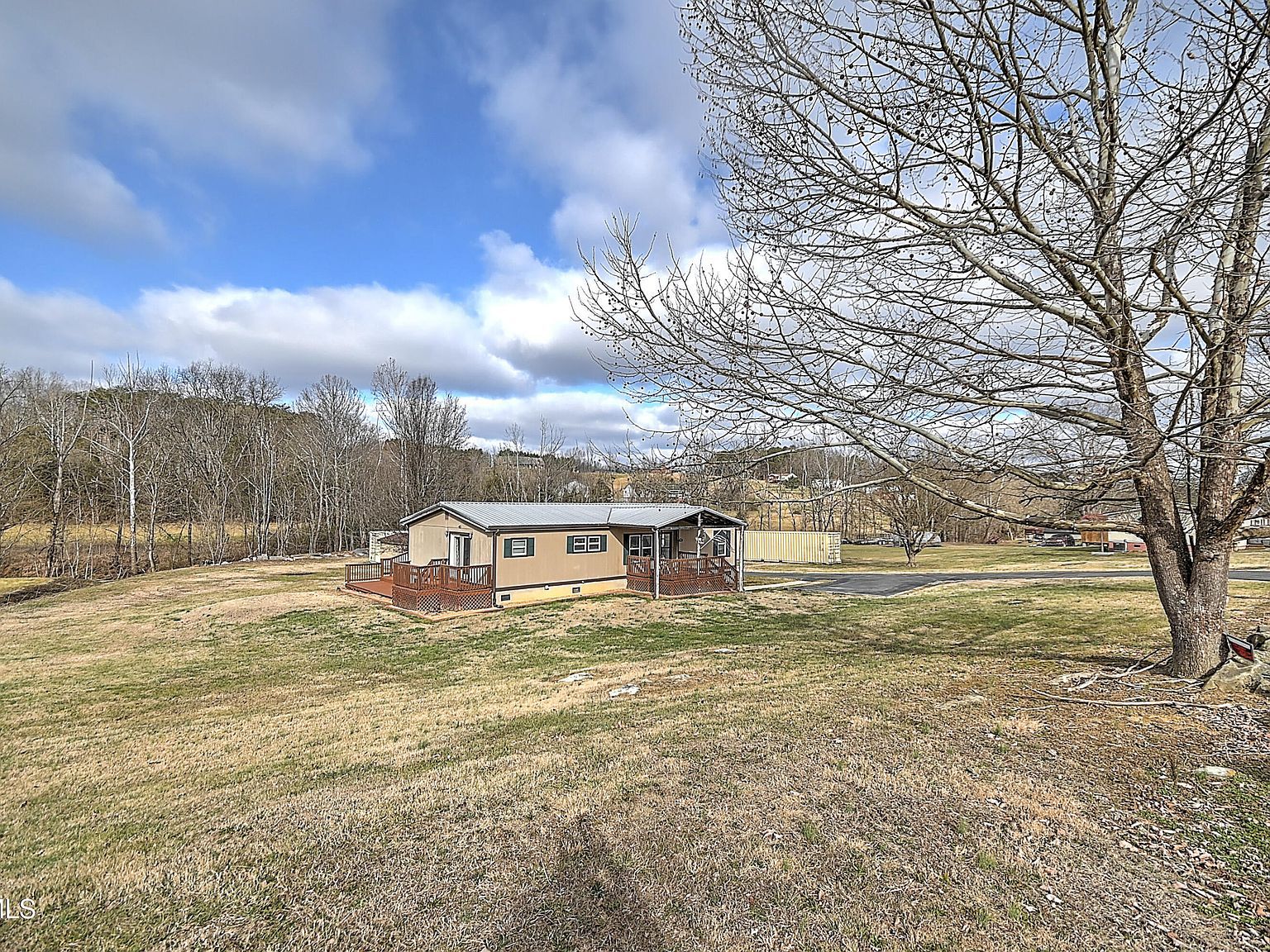 1096 Old Elizabethton Hwy Bluff City, TN 37618 - Thumbnail 4