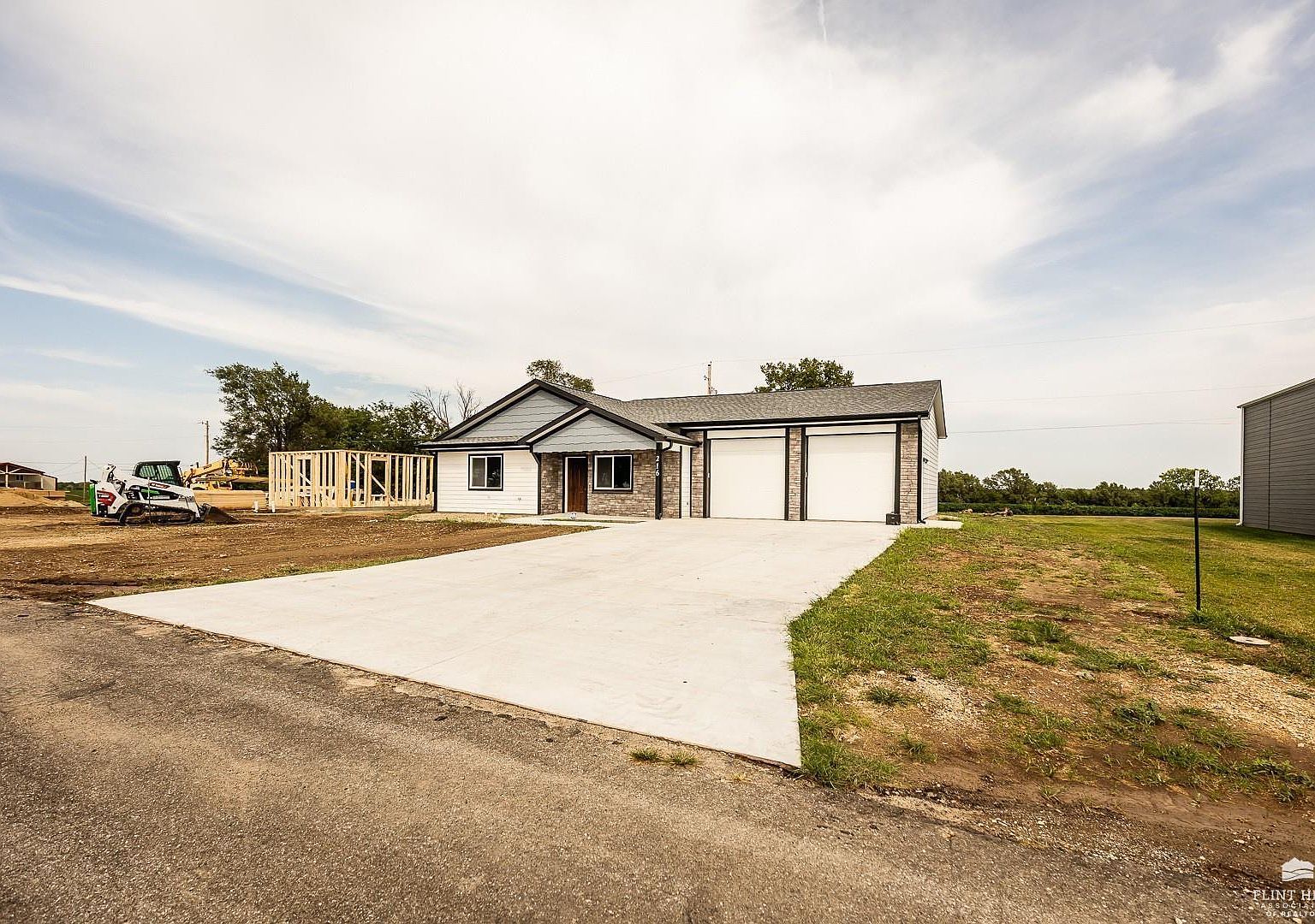 216 Green Acres Dr Milford, KS 66514 - Thumbnail 4