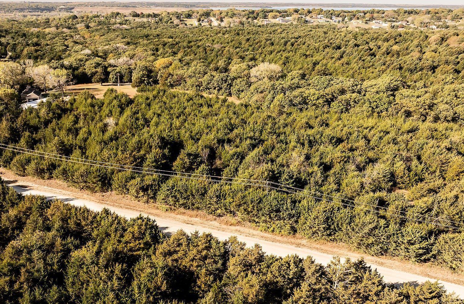 7400 Hillside Cir Milford, KS 66514 - Thumbnail 4