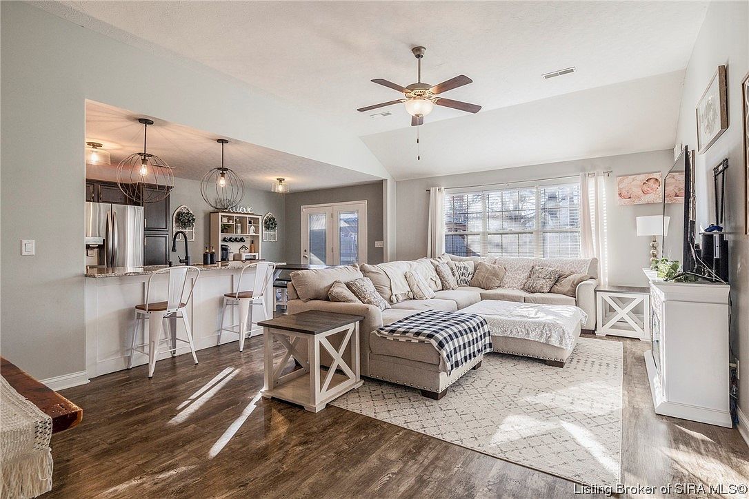 8126 Autumn Dr Georgetown, IN 47122 - Thumbnail 4