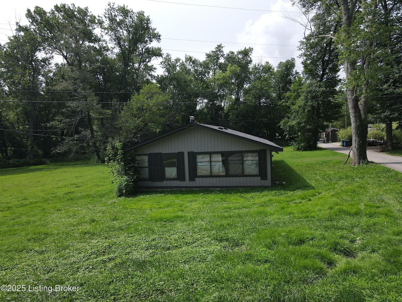 6320 Jefferson St Westport, KY 40077 - Thumbnail 4