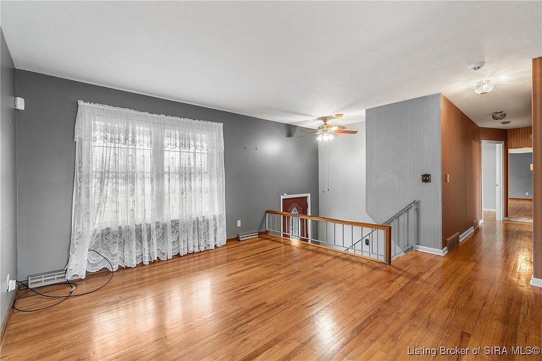 925 Redwood Dr Clarksville, IN 47129 - Thumbnail 4