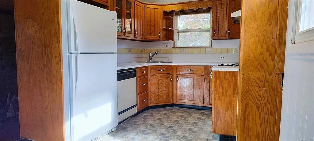 22 Van Wyck Dr Poughkeepsie, NY 12601 - Thumbnail 4