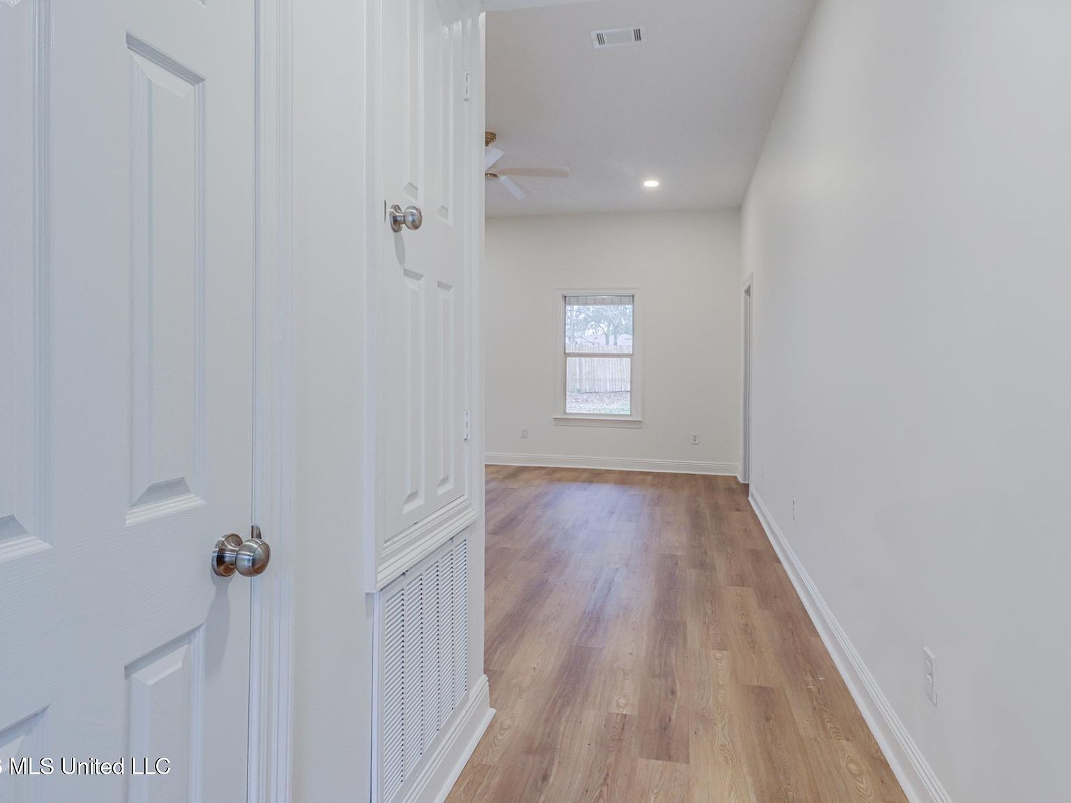 8104 Meadowdale Dr Gautier, MS 39553 - Thumbnail 4