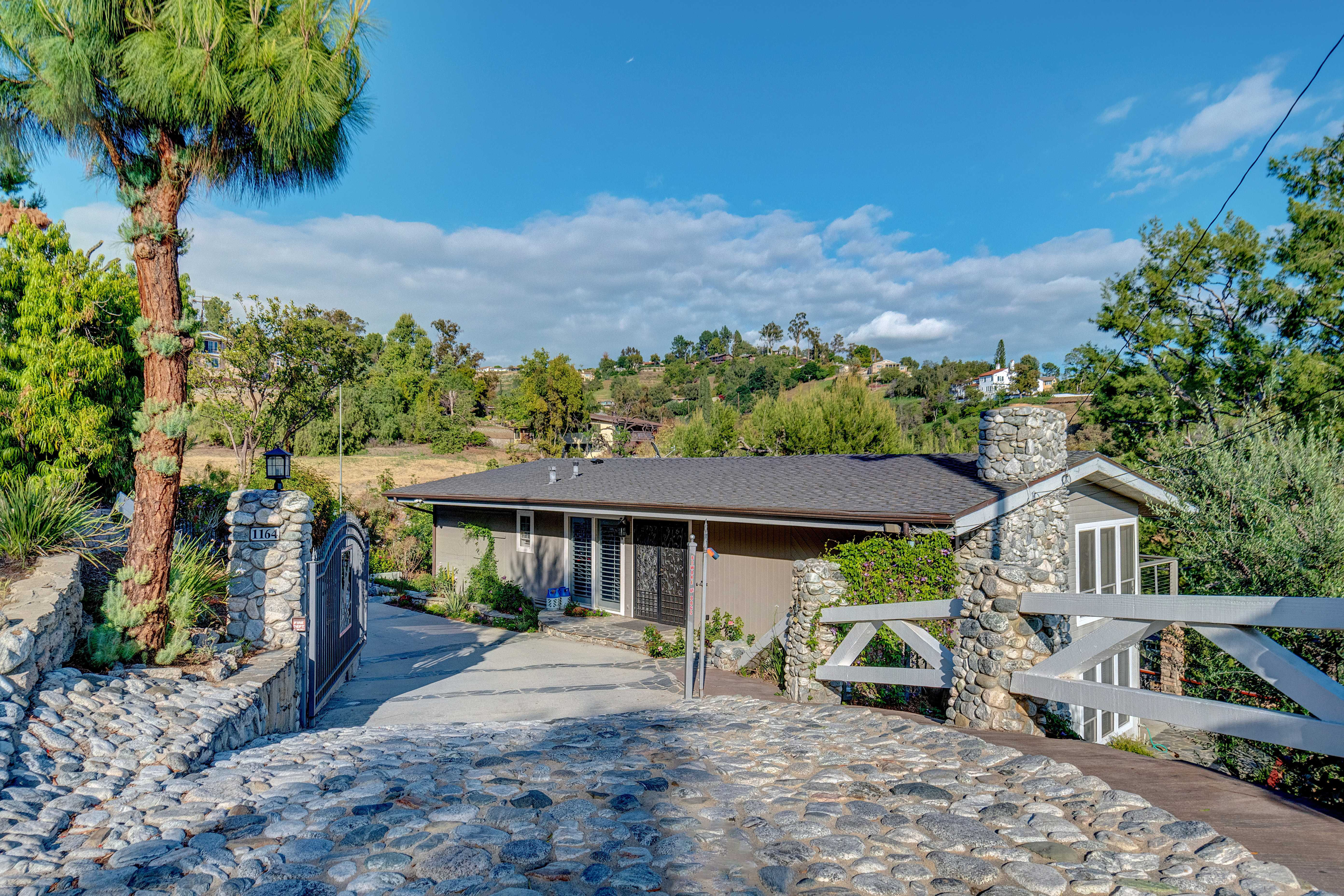 1164 El Terraza Drive, La Habra Heights, CA, USA, 90631 - Thumbnail 4