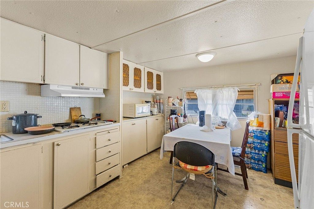 2075 W Rialto Ave Space 29 San Bernardino, CA 92410 - Thumbnail 4