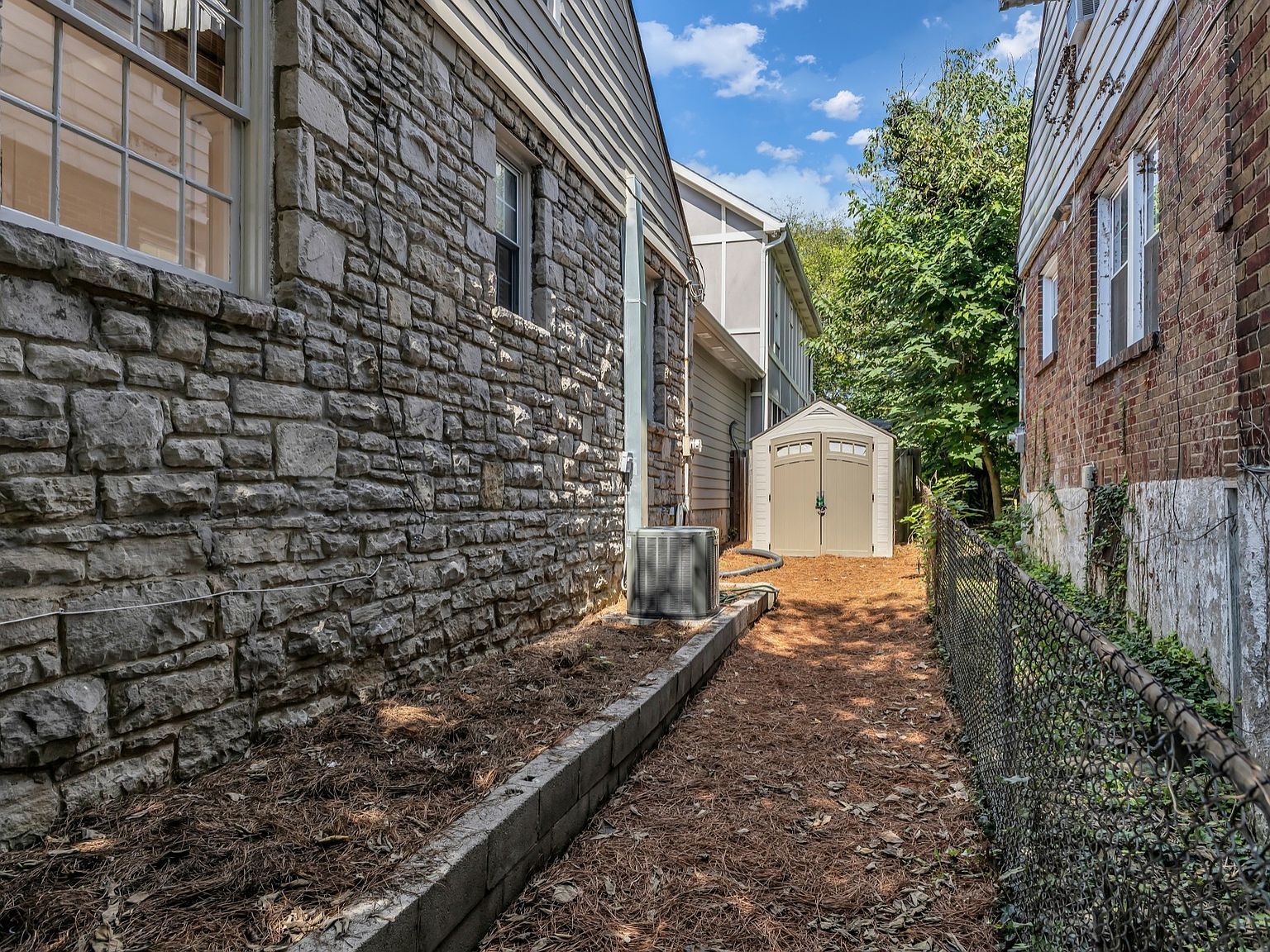 2624 Ashwood Ave Nashville, TN 37212 - Thumbnail 4