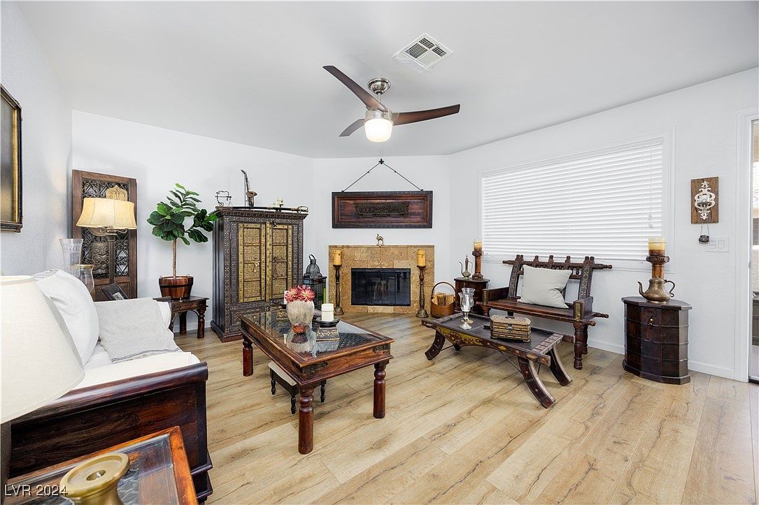 1300 Pinto Rock Ln UNIT 201 Las Vegas, NV 89128 - Thumbnail 4