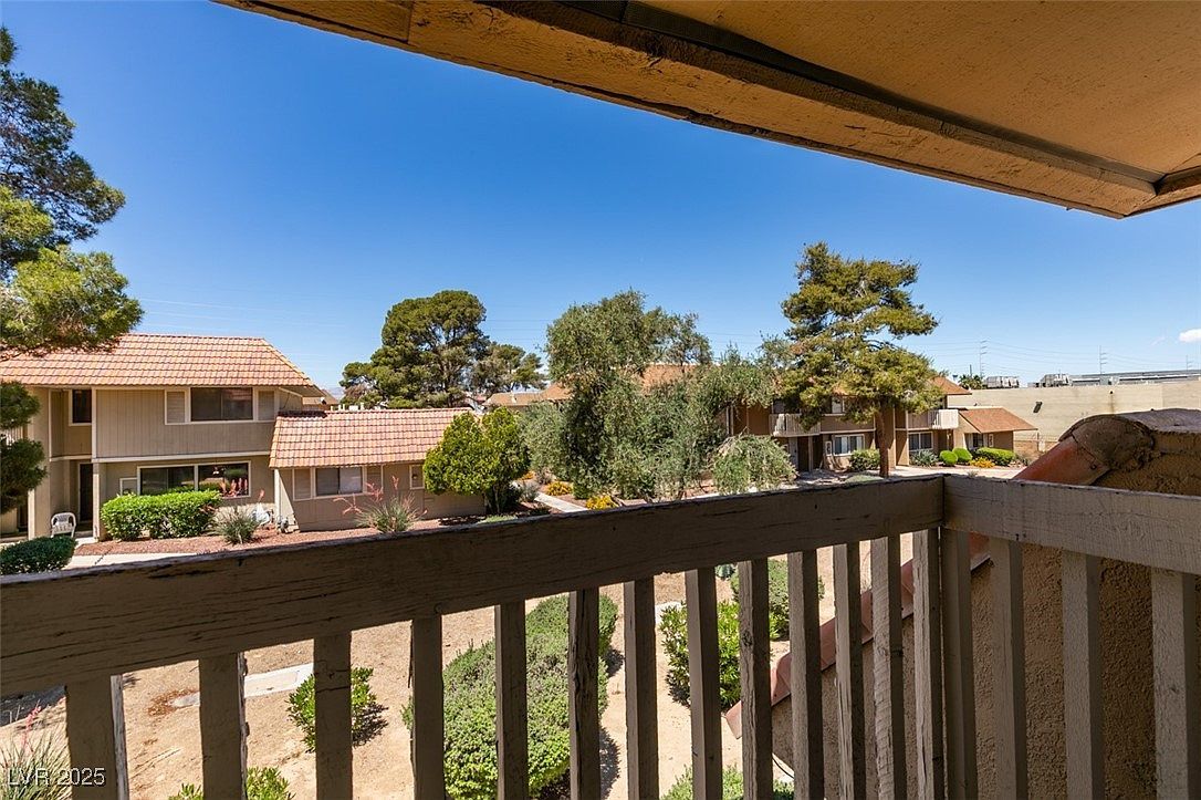 2454 Paradise Village Way Las Vegas, NV 89120 - Thumbnail 4
