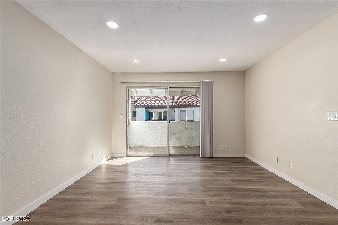 1455 E Katie Ave UNIT S26 Las Vegas, NV 89119 - Thumbnail 4