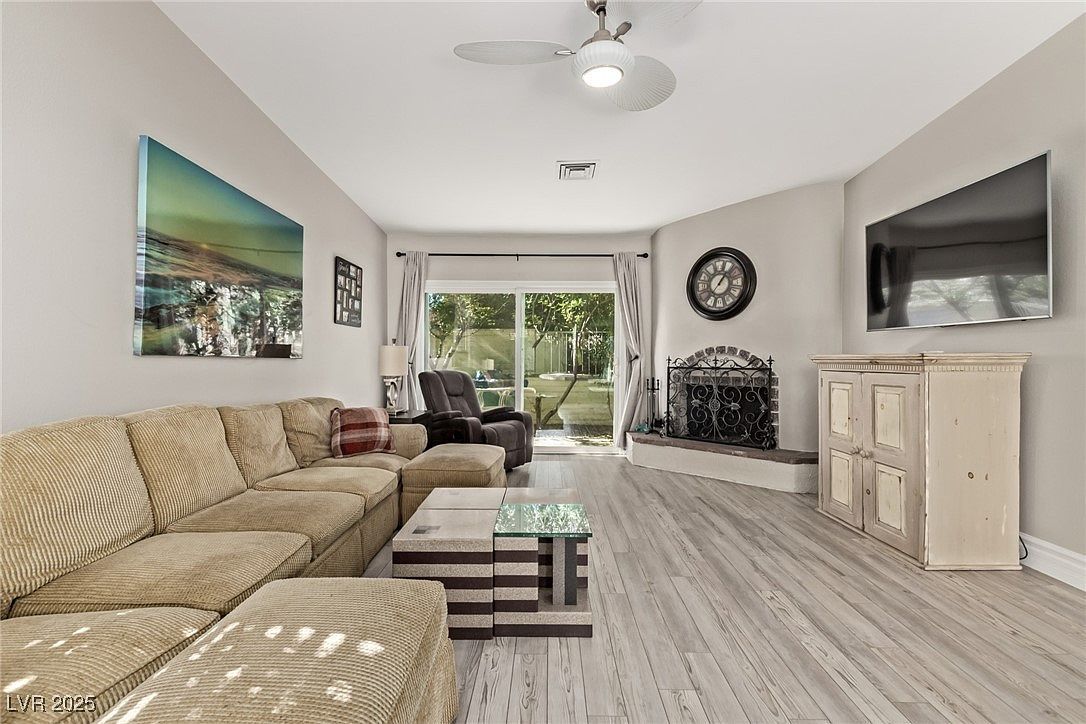 2216 Plaza Del Robles Las Vegas, NV 89102 - Thumbnail 4