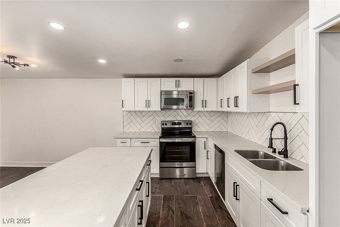 3220 Stanley Ave North Las Vegas, NV 89030 - Thumbnail 4