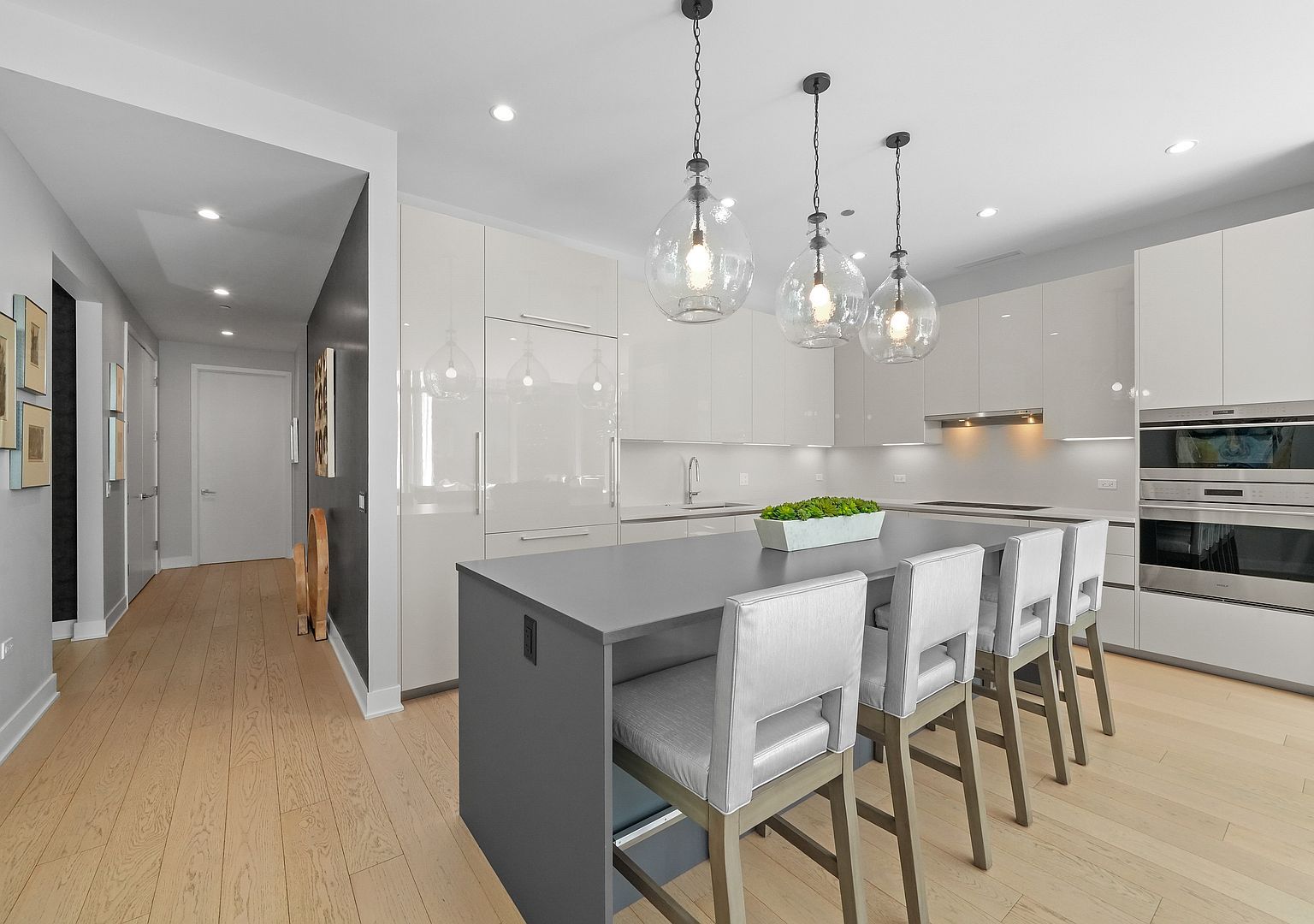 360 W Erie St APT 3D Chicago, IL 60654 - Thumbnail 4