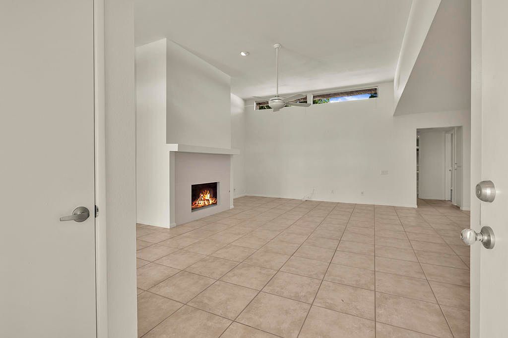 1484 Versailles Dr Palm Springs, CA 92264 - Thumbnail 4