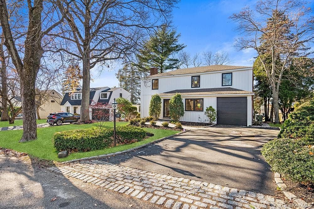 11 Entrance Rd Roslyn Heights, NY 11577 - Thumbnail 4