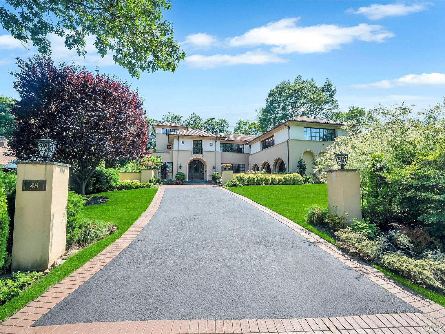 48 Nassau Dr Great Neck, NY 11021 - Thumbnail 4