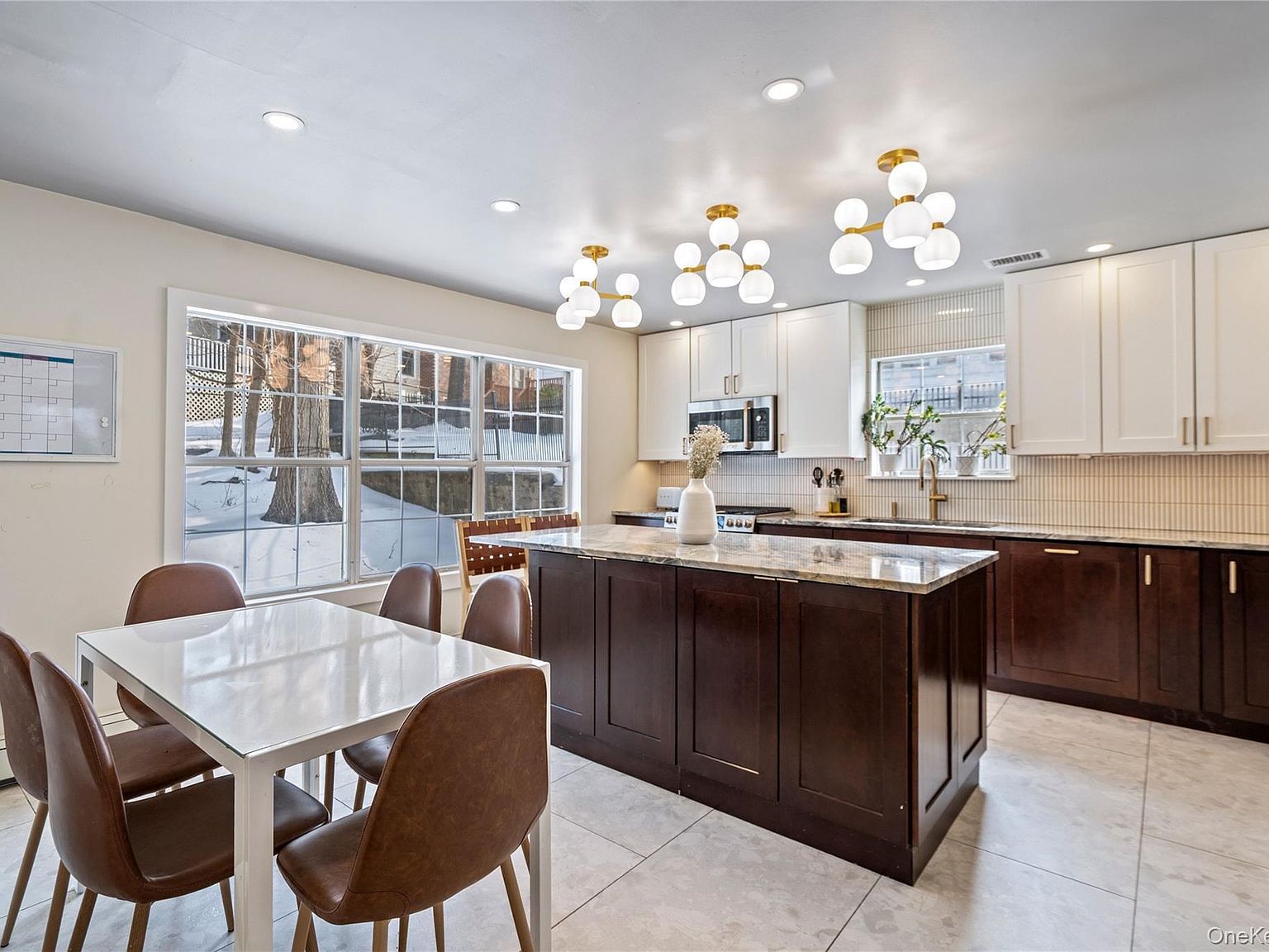 34 Wooleys Ln Great Neck, NY 11023 - Thumbnail 4