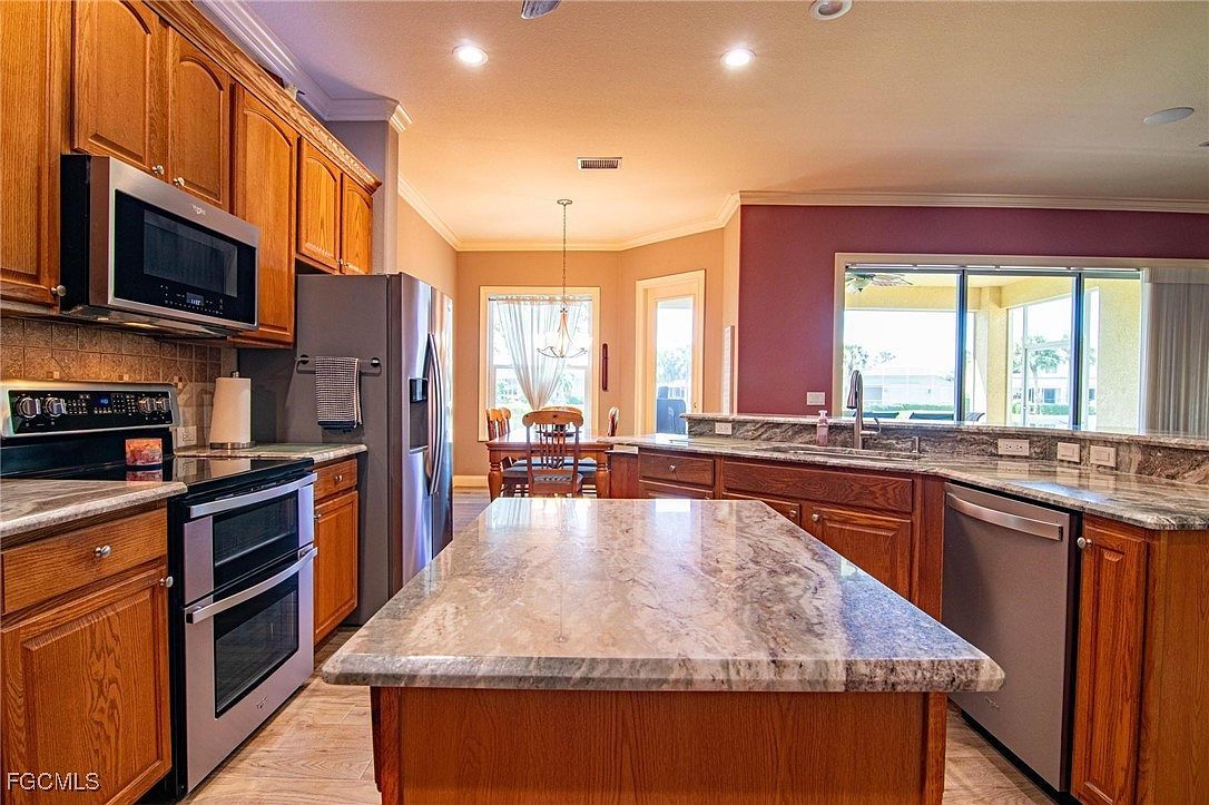 2620 Windwood Pl Cape Coral, FL 33991 - Thumbnail 4