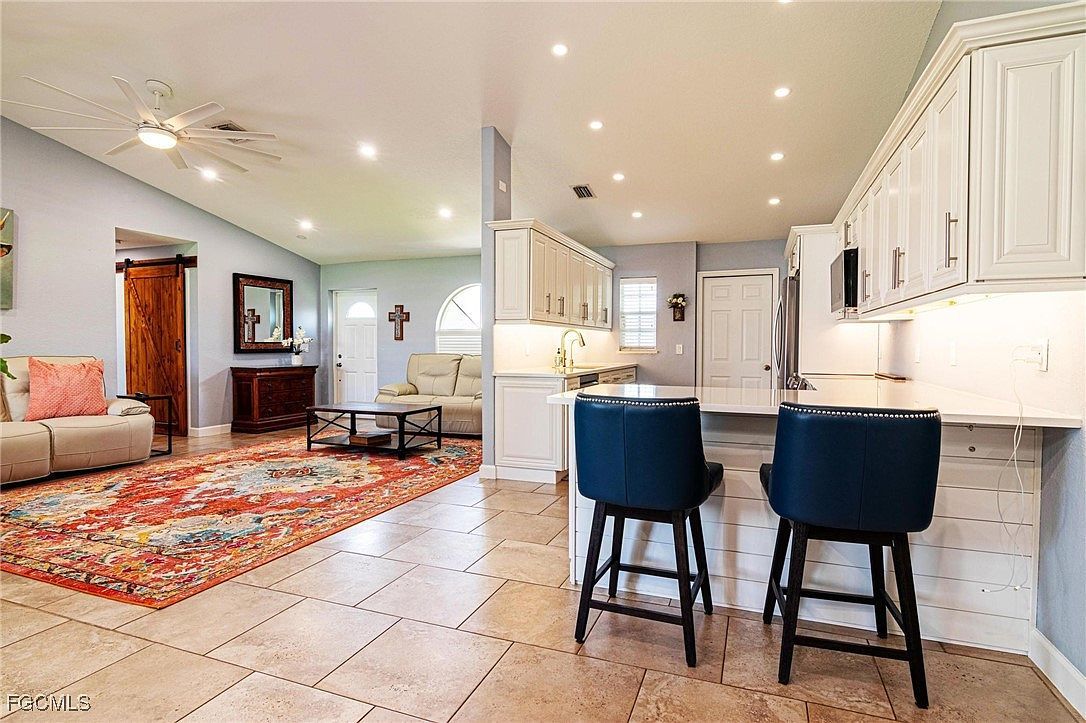 510 SW 26th Ter Cape Coral, FL 33914 - Thumbnail 4