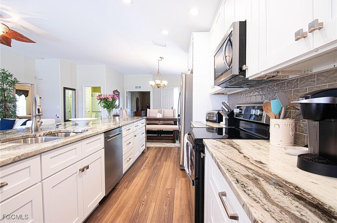 2520 Belleville Ct Cape Coral, FL 33991 - Thumbnail 4