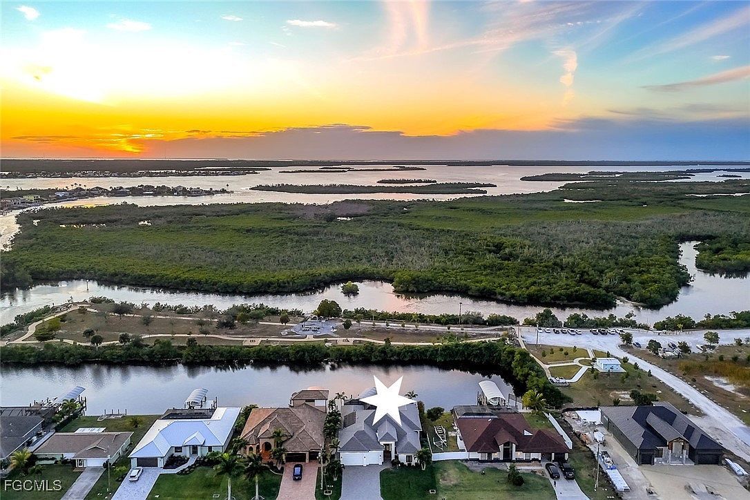 428 SW 39th Ave Cape Coral, FL 33991 - Thumbnail 4