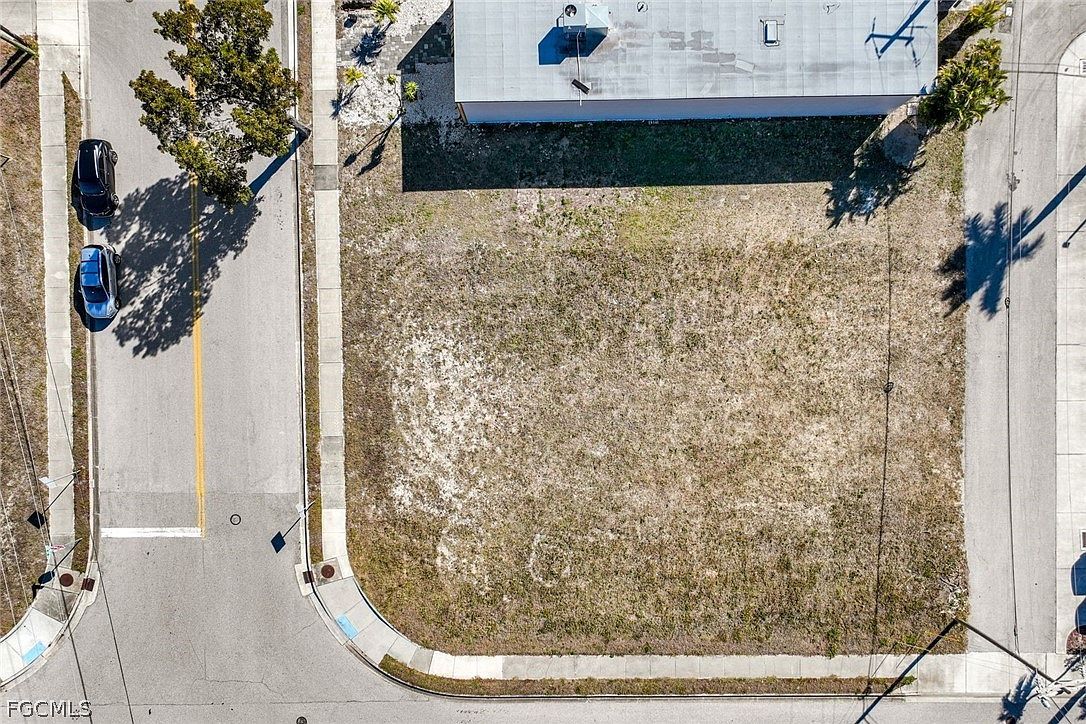 4632 SE 15th Ave Cape Coral, FL 33904 - Thumbnail 4