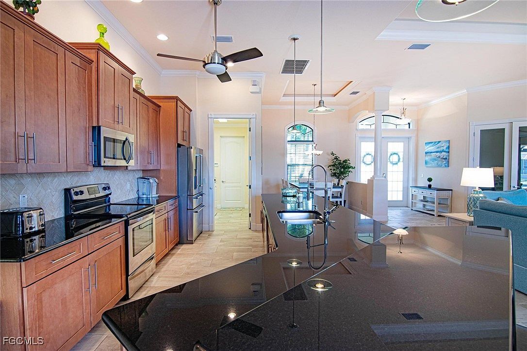 4122 SW 21st Place Cpe Coral, FL 33914 - Thumbnail 4