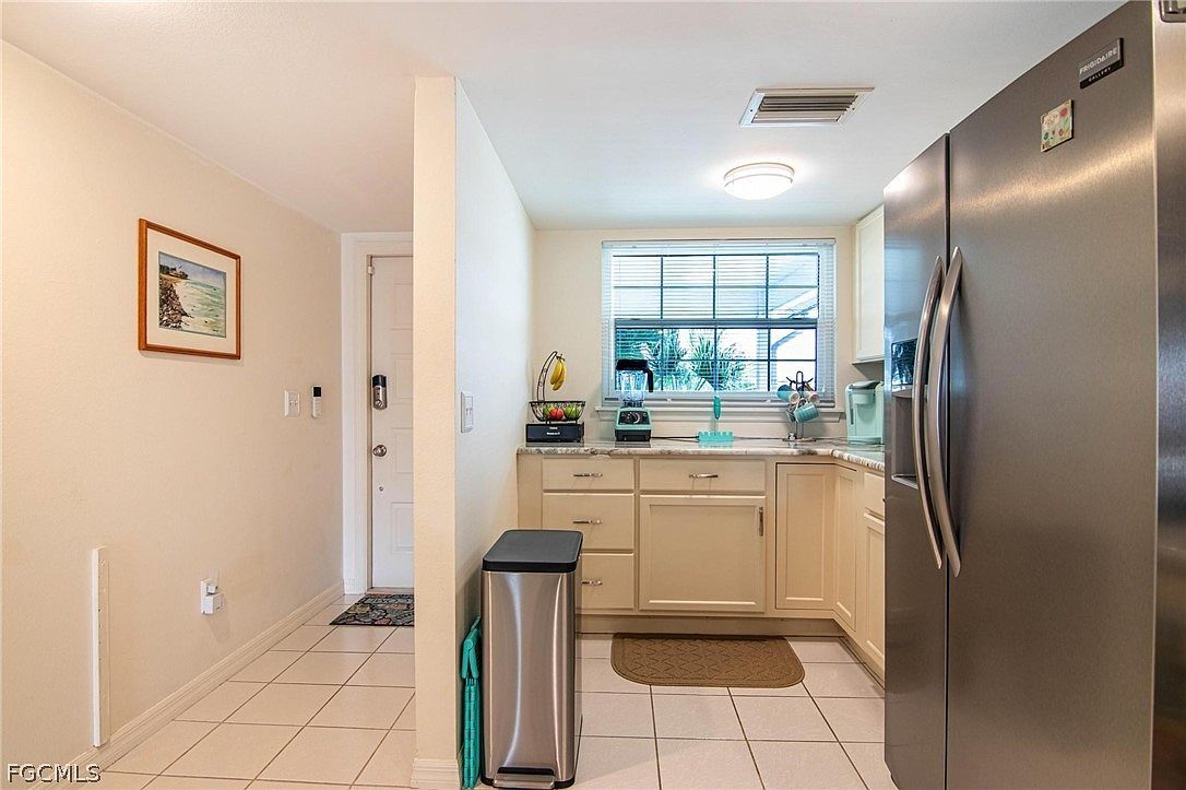 3711 Del Prado Blvd S APT 8 Cape Coral, FL 33904 - Thumbnail 4