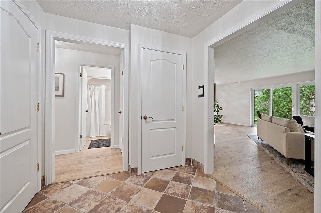 31 Huston Rd Oakmont, PA 15139 - Thumbnail 4