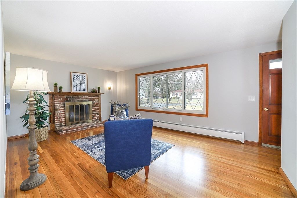 622 Shrewsbury St Holden, MA 01520 - Thumbnail 4