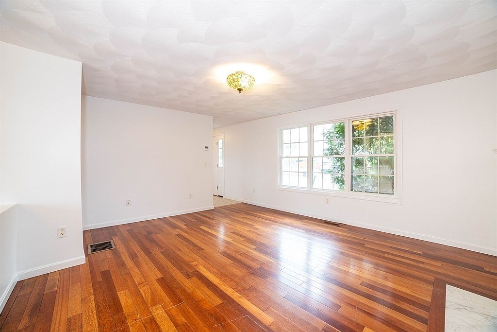 41 Mohave Rd Worcester, MA 01606 - Thumbnail 4