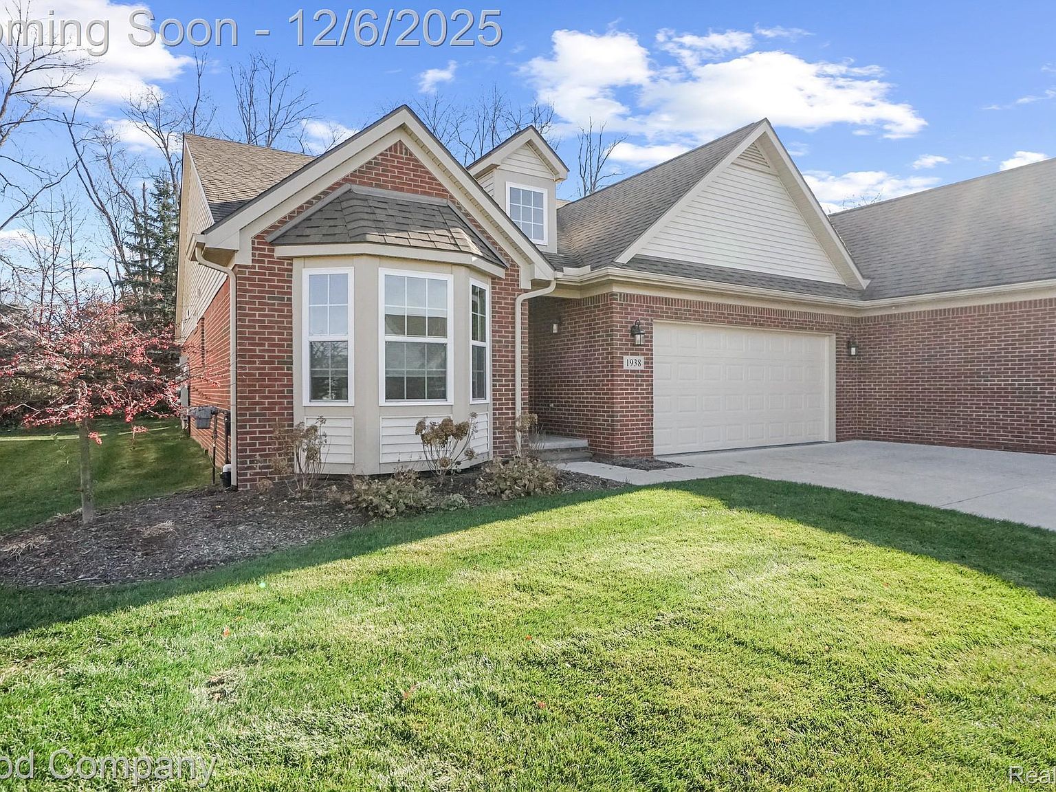 1938 Genoa Cir #13 Howell, MI 48843 - Thumbnail 4