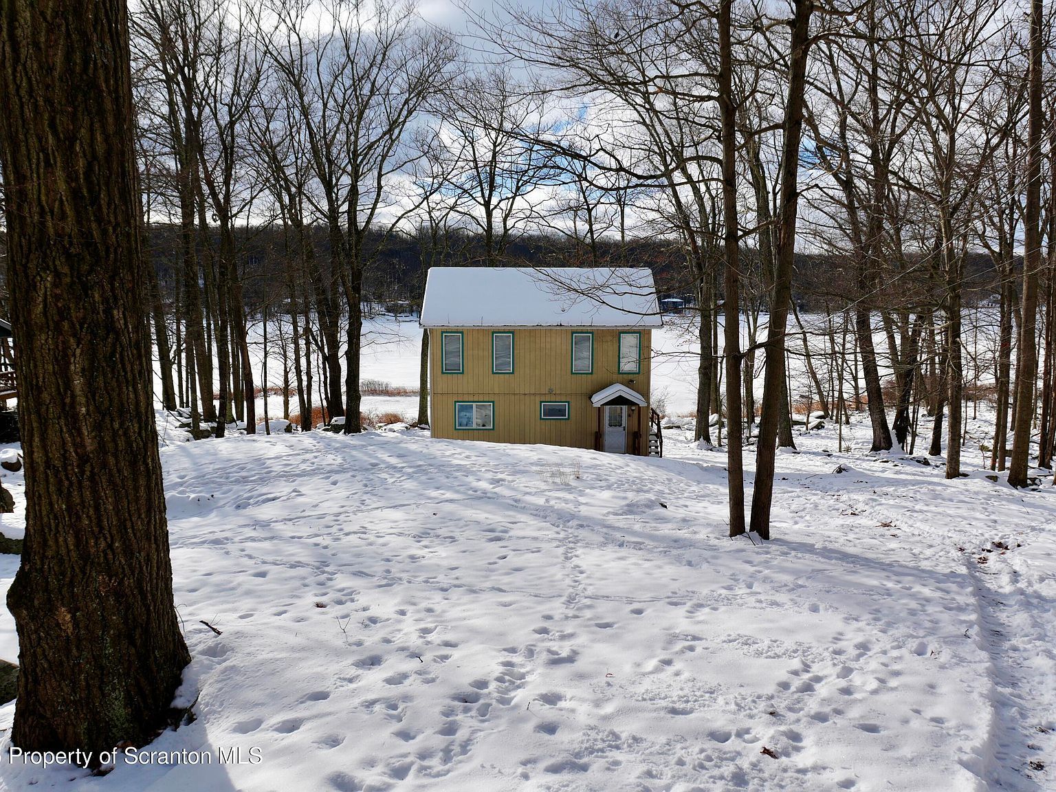 113 E Shore Dr Hawley, PA 18428 - Thumbnail 4